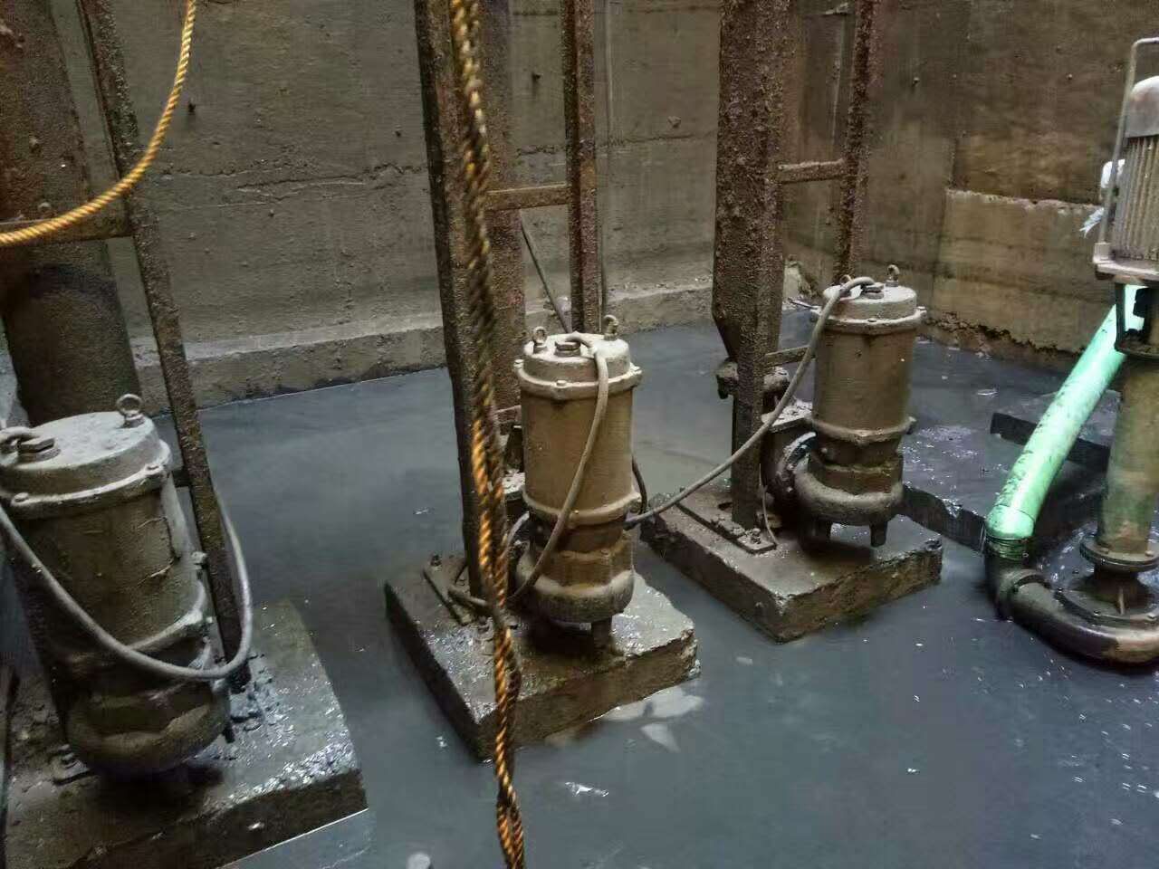 林甸污水池清理