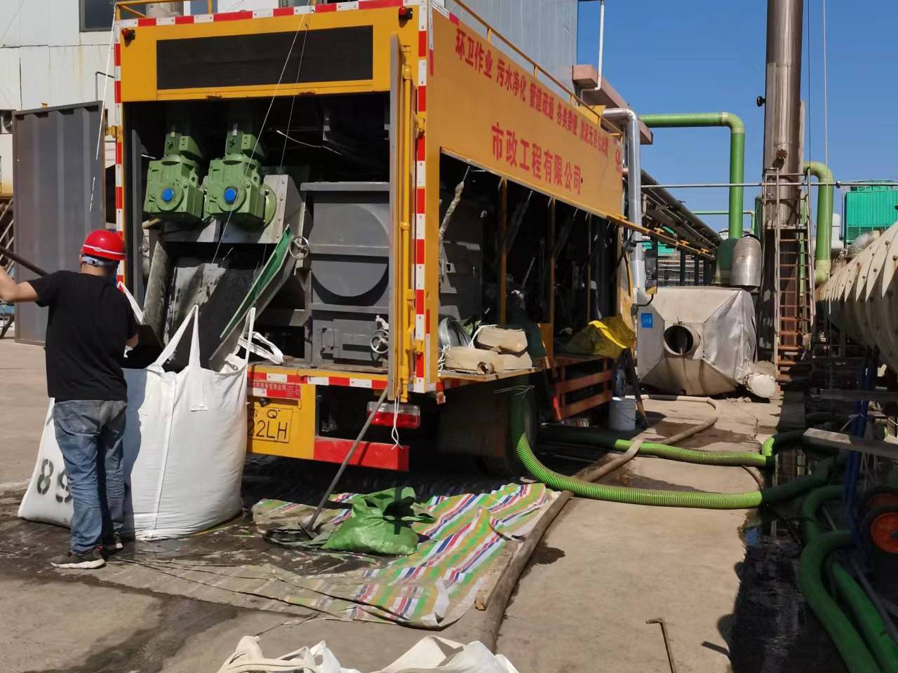 林甸淤泥压干处理