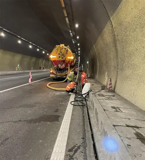 林甸隧道排水渠清淤